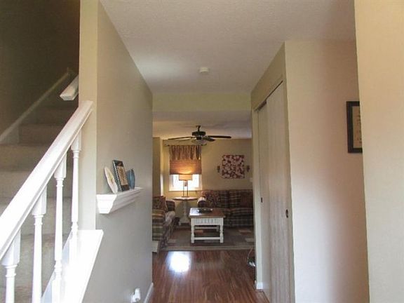 3rd image of 7534 Halifax Ct
