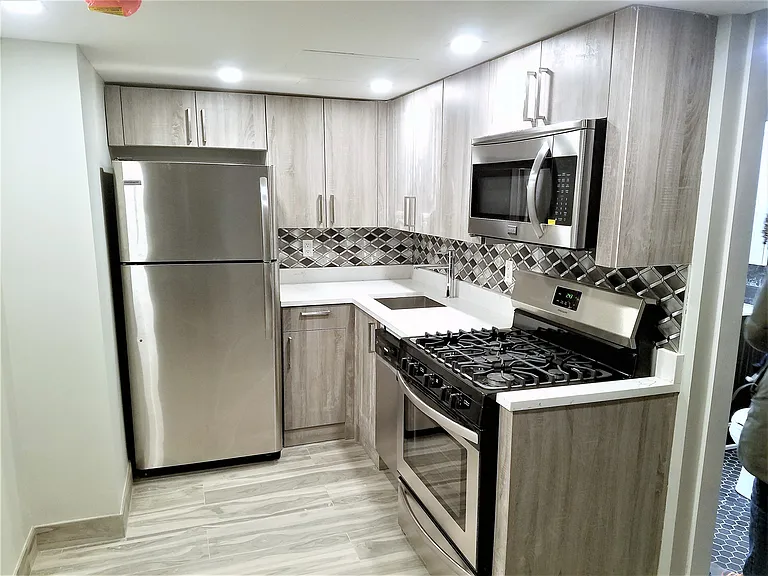 930 Myrtle Ave #B — Photo 1