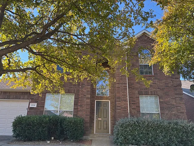854 Crockett Dr — Photo 1