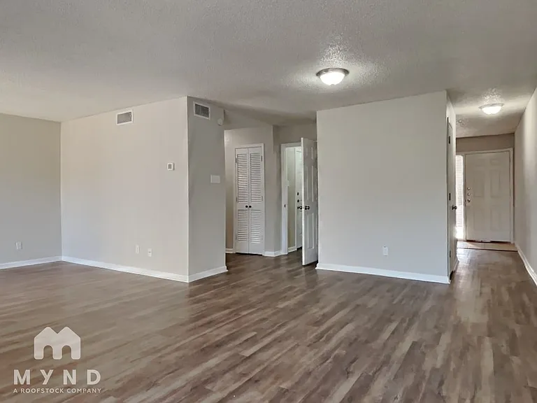 3263 62nd St — Photo 11