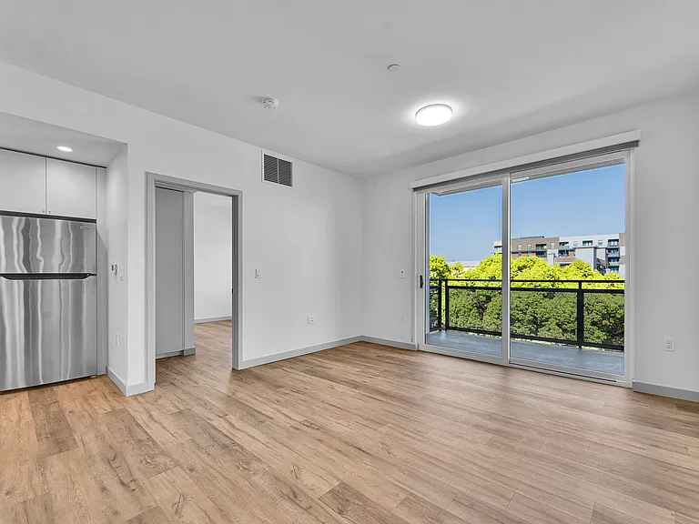 1240 Magnolia Ave #202 — Photo 10