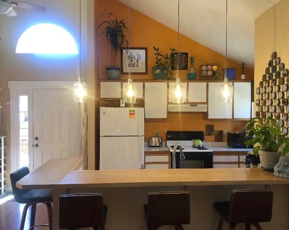 2 bed, 1012 sqft, $2,075 — Photo 3