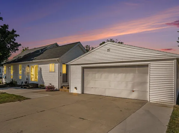 1829 Walnut St, Dorr, MI 49323