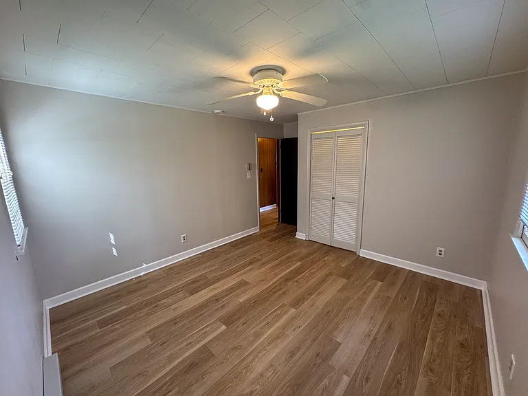 Large Bedrooms with good closet space