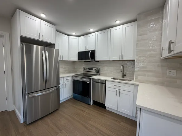 1372 Clove Rd Floor 2, Staten Island, NY 10301