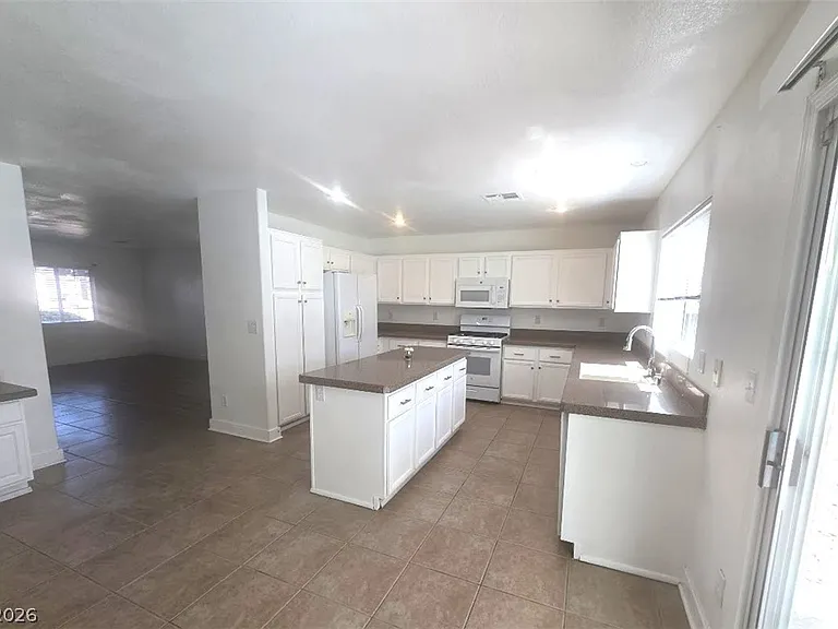 977 Cardelina Ln — Photo 5
