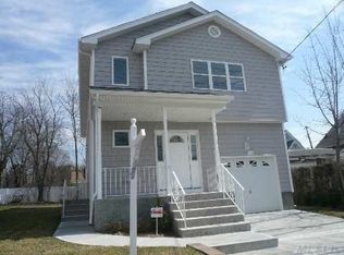 2099 Newbridge Rd, Bellmore, NY 11710