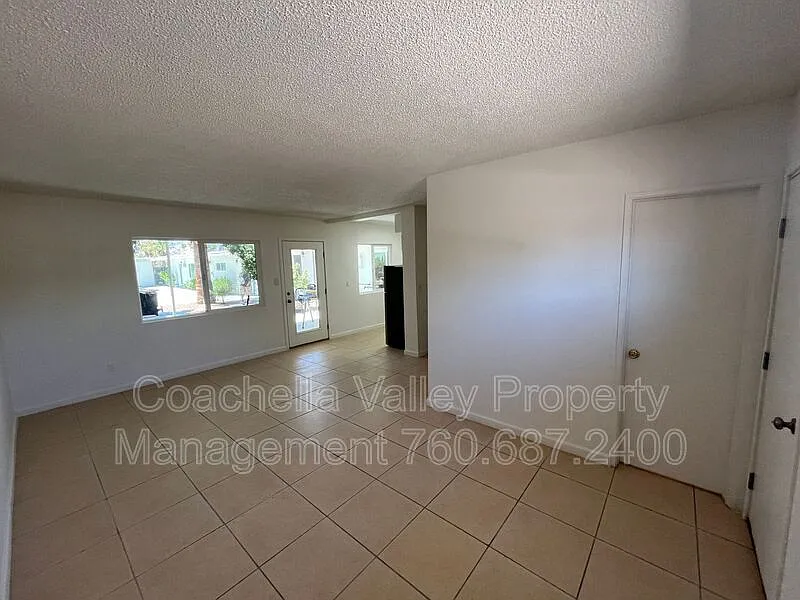 Studio, 1.0 bath, $995 — Photo 1