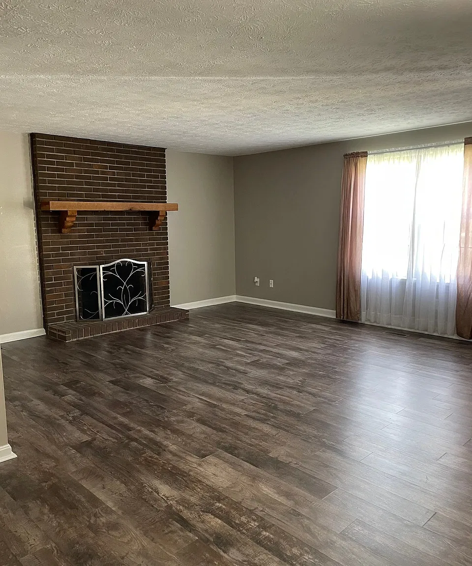 1203 Timberlane Dr — Photo 4