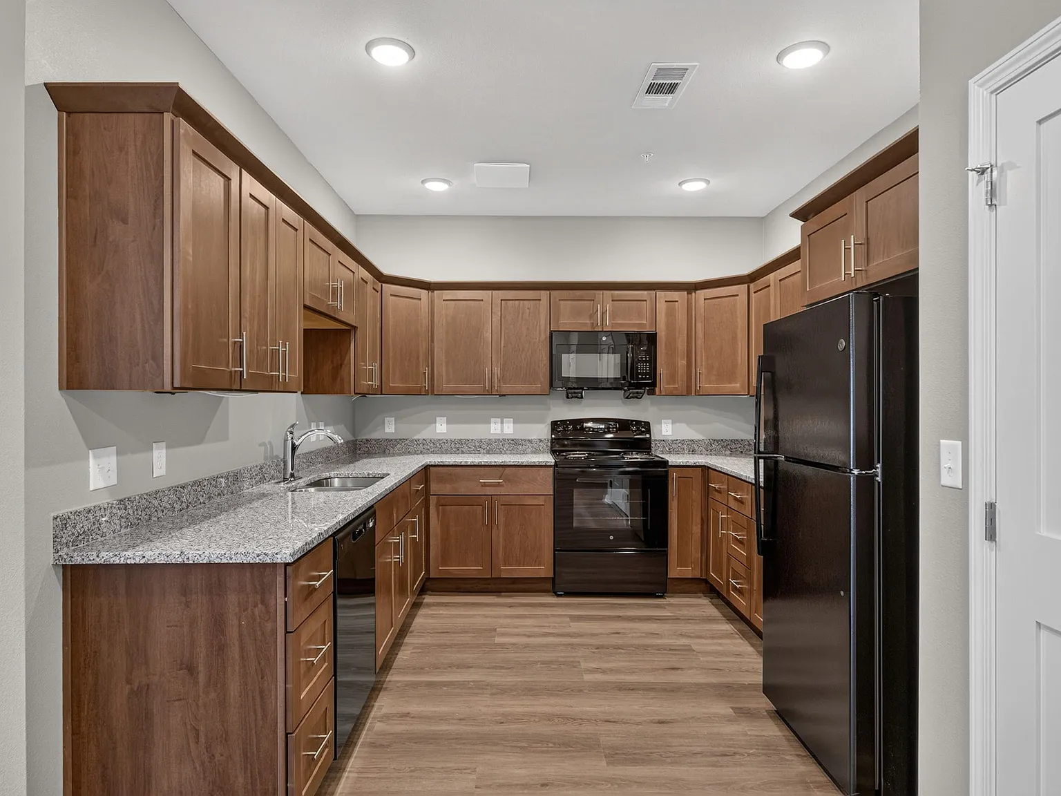 Maple Park Manor — Photo 4