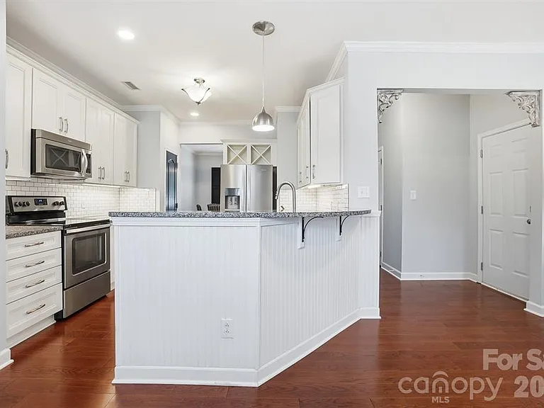 19512 Topgallant Dr — Photo 17