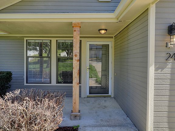5th image of 22-24 Wallingford Dr
