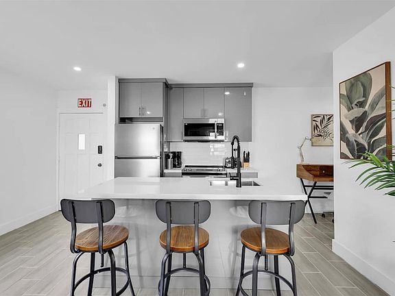 5th image of 223 NE 21st Street
