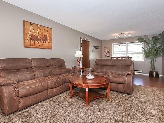 2nd image of 126 Greenway Dr