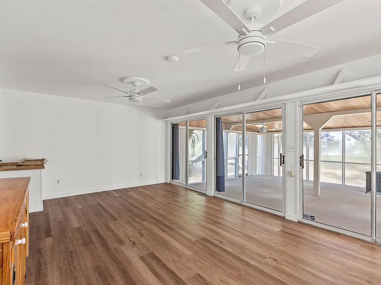 2250 Myrtle Ave — Photo 30