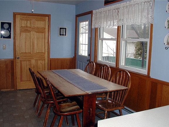 Huge Eat-in Kitchen.