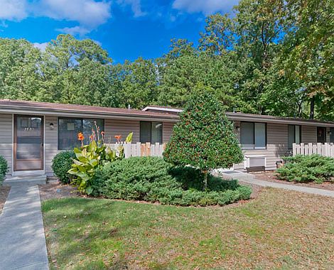 Welcome to Sea Pines Apartments in Newport News, VA