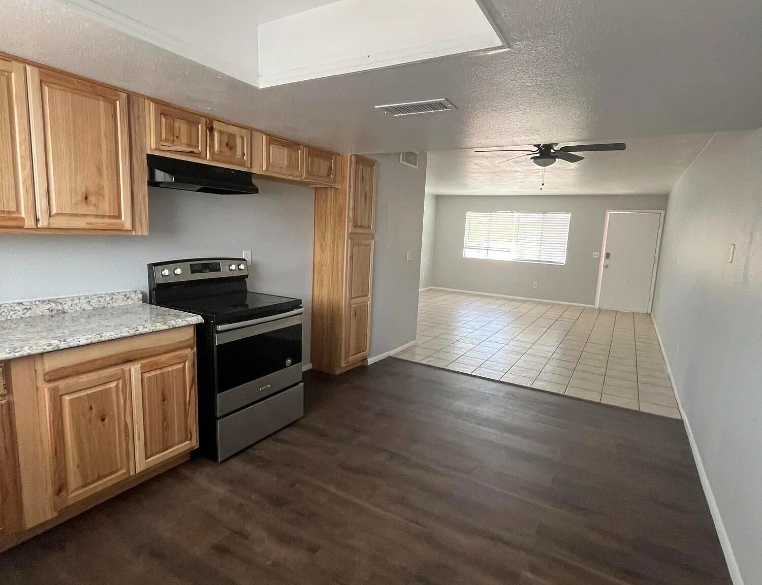 2 bed, 1.0 bath, 4376 sqft, $1,495 — Photo 1