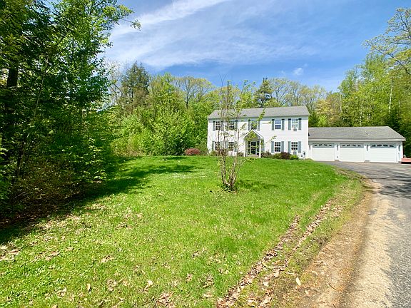 3rd image of 13 Tufts Ln