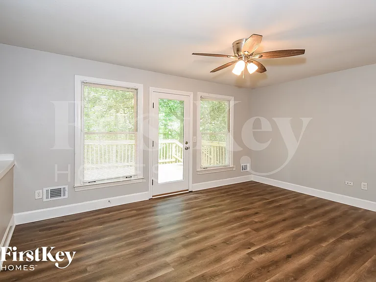 155 Sweetwater Creek Cv — Photo 3