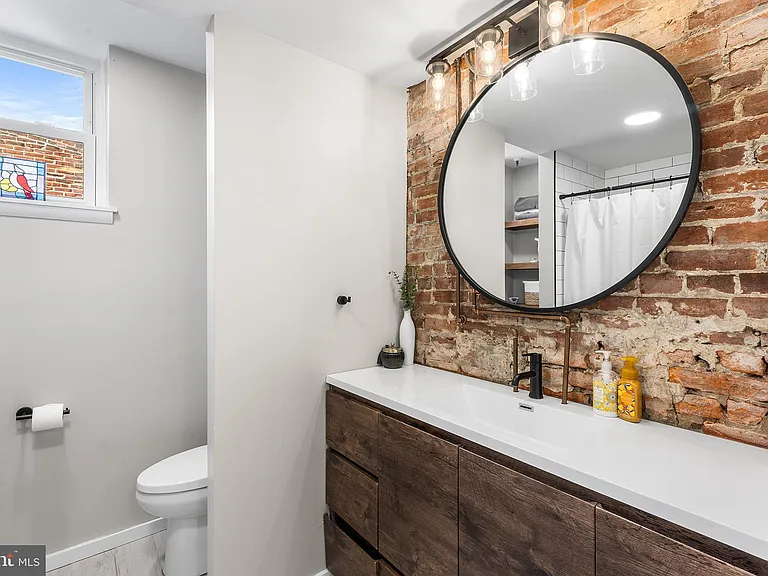 205 N 4th St #11-F5 — Photo 21