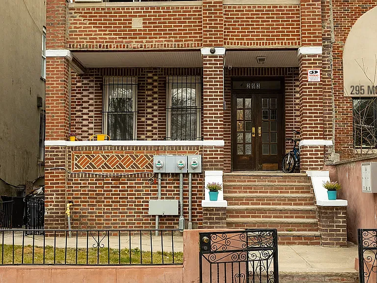 293 Montgomery St #1 — Photo 1