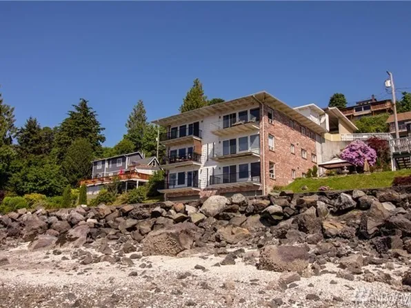 316 Perry Ave N, Pt Orchard, WA 98366