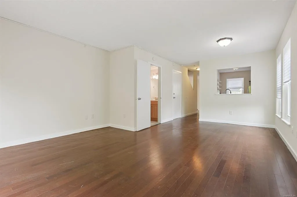 2 bed, 1.5 bath, 1212 sqft, $1,950 — Photo 1