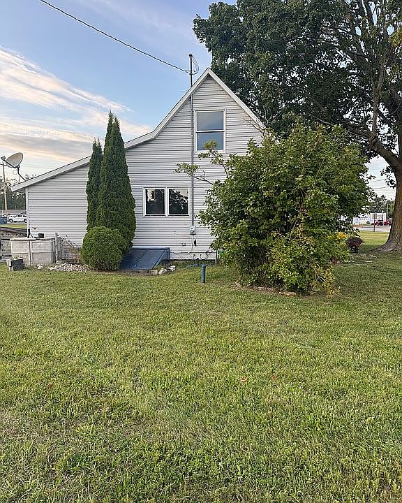 1st image of 3050 Birch St