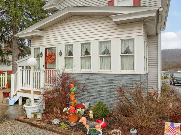 840 State St, Millersburg, PA 17061