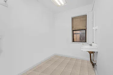 860 Grand Concourse, #1L