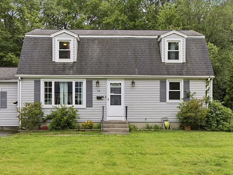 38 Stanley Pl — Photo 1