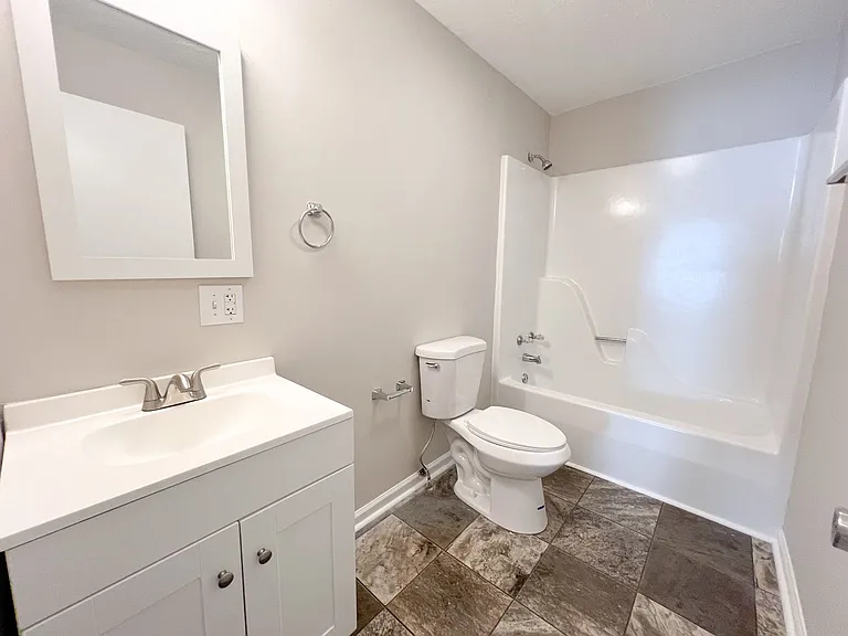1139 Main St — Photo 10