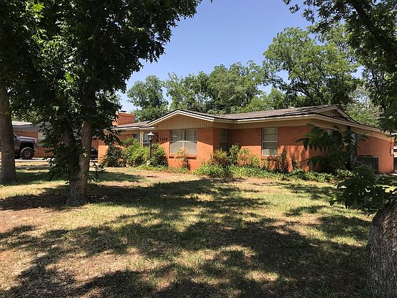 2nd image of 1100 NW 12th Pl