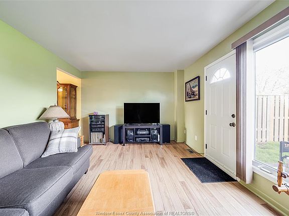 5th image of 2693 Meadowbrook Ln