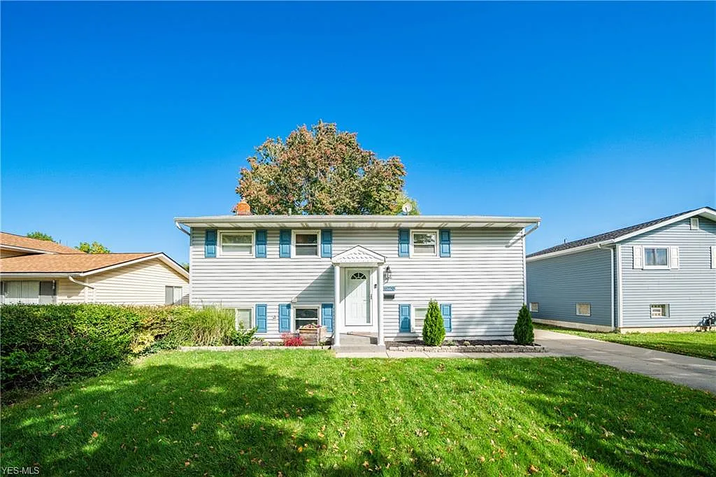 16270 Holland Rd photo 1