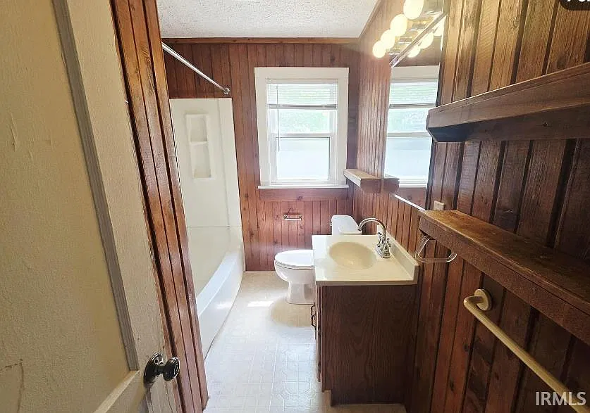 2 bed, 1.0 bath, 824 sqft, $2,250 — Photo 3
