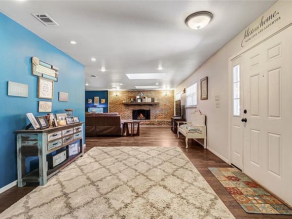 5th image of 740 Wyche Ct