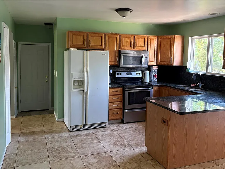 29500 Norfolk St — Photo 6