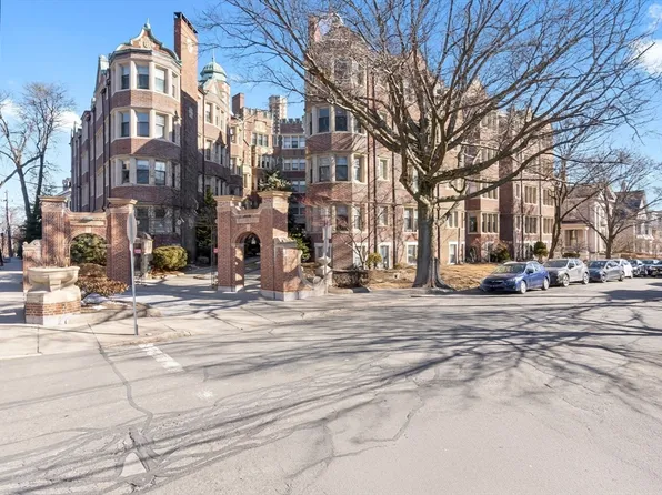 10 Dana St APT 408, Cambridge, MA 02138