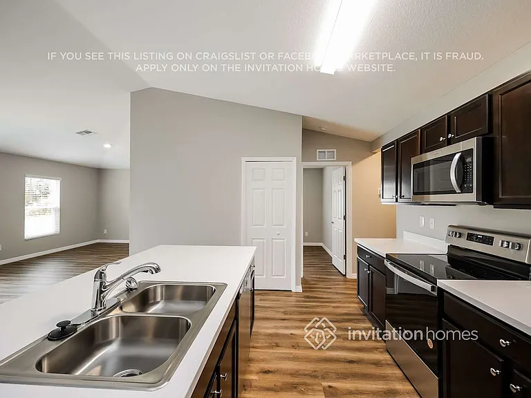 402 Kostner St — Photo 7