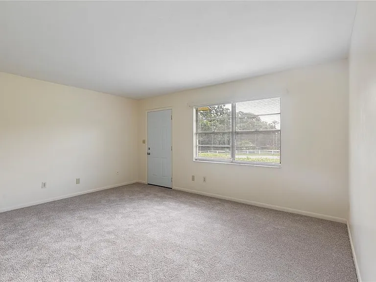 12215 Leanne Dr — Photo 5
