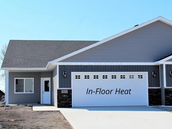 1388 Prairie Ln, Wahpeton, ND 58075