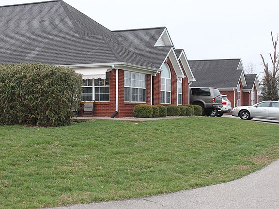 4th image of 33 Garden Dr