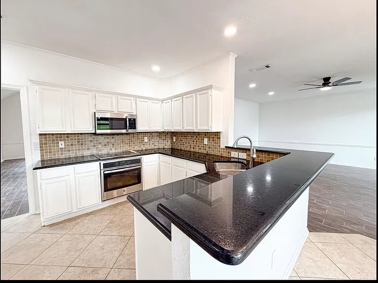 1307 Pawnee Trl — Photo 2