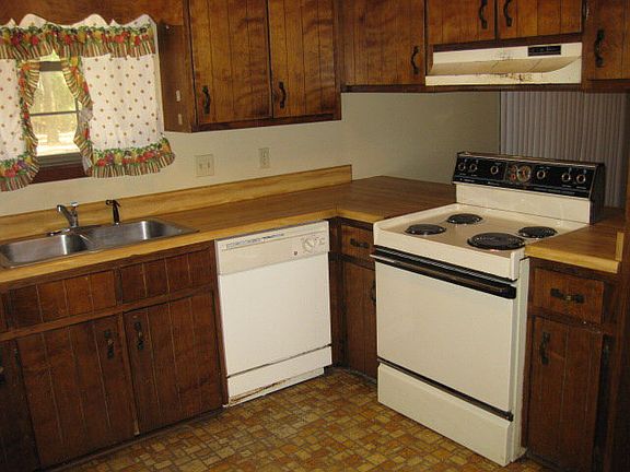3rd image of 1239 Ponderosa Dr