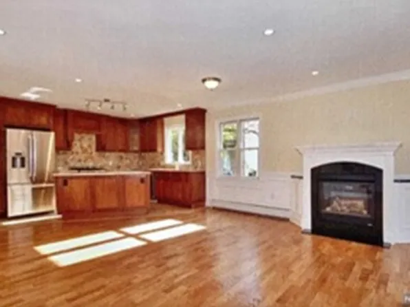 452 Grand Ave, Palisades Park, NJ