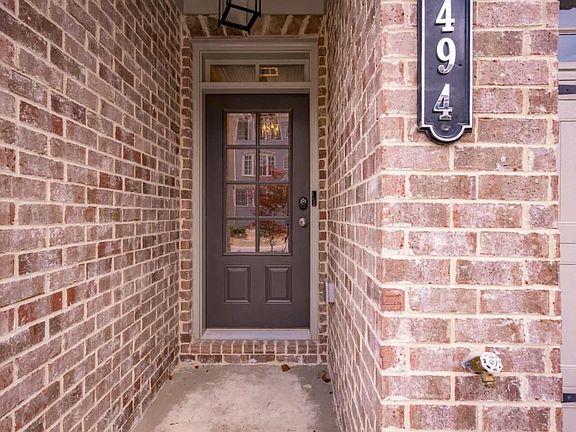 4th image of 2494 Skyland Dr NE
