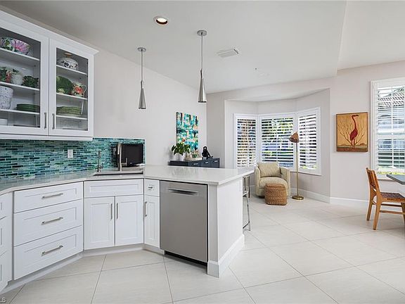 4th image of 142 Colonade CIR