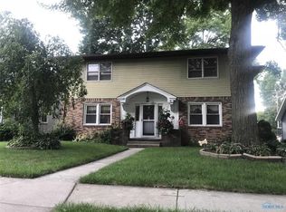 215 N 5th St, Waterville, OH 43566